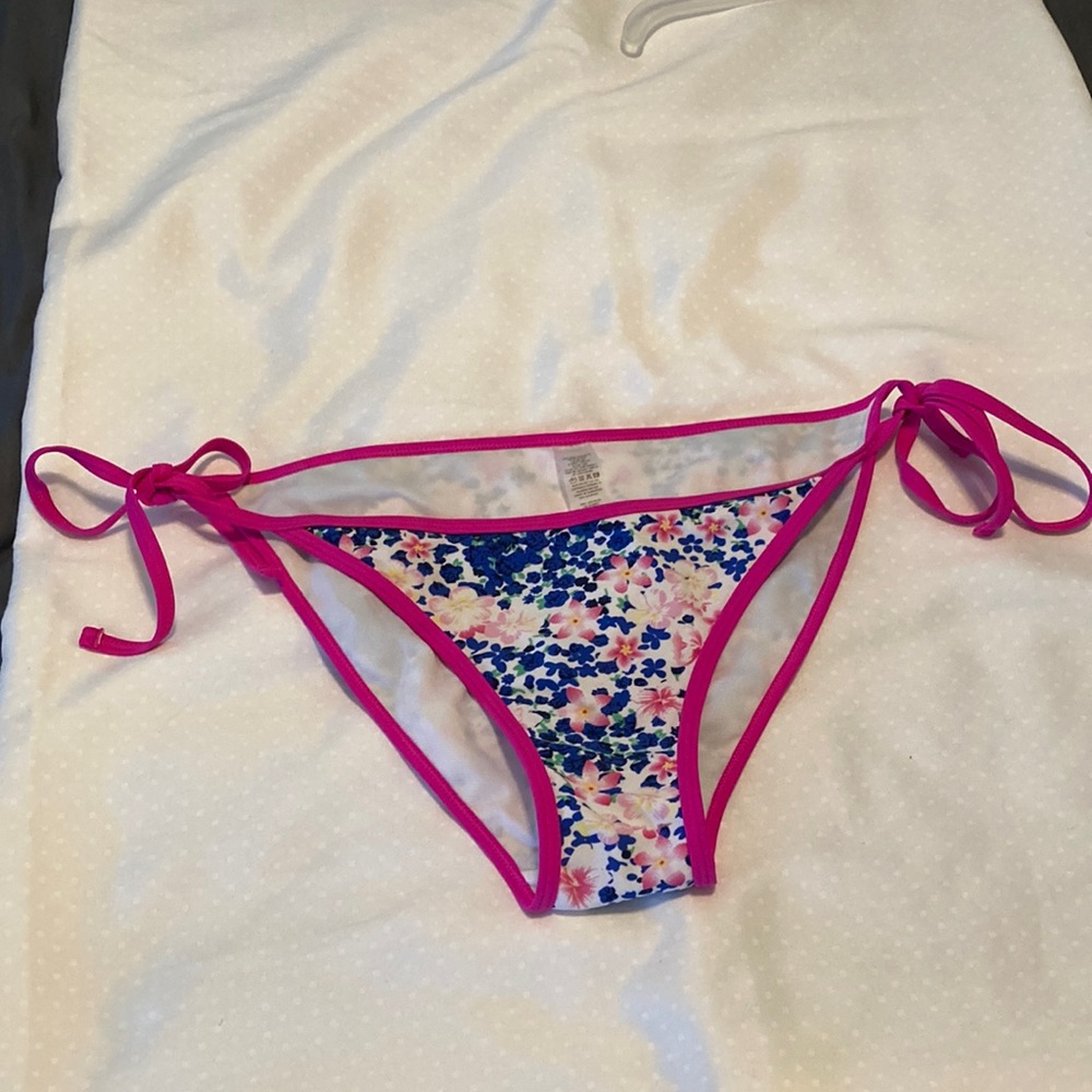 Bikini bottoms